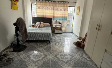 Venta Casa En Yumbo, (Valle). Barrio Bolivar. Primer Piso Dos Locales, Y Dos Apartamentos Completos.sector Comercial.