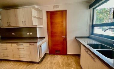 ALVARO CASANOVA, LA REINA ALTA, CONDOMINIO