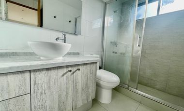 ALVARO CASANOVA, LA REINA ALTA, CONDOMINIO