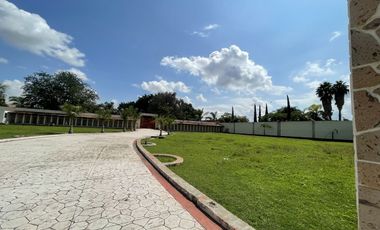 Quinta con gallerras a 5 minutos de Periferici Sur