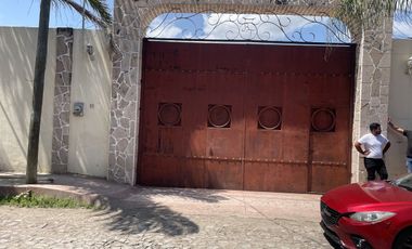 Quinta con gallerras a 5 minutos de Periferici Sur