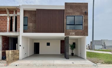 Casa Nueva en Venta Punto Lomas Riviera Veracruzana