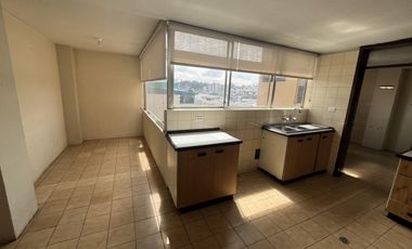 DEPARTAMENTO DE RENTA 3 DORMITORIOS EN LA  ELOY ALFARO Y MORTIÑOS