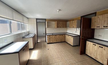 DEPARTAMENTO DE RENTA 3 DORMITORIOS EN LA  ELOY ALFARO Y MORTIÑOS