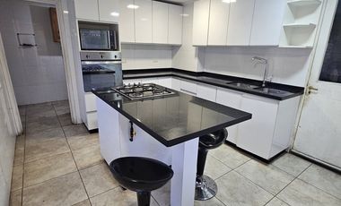Hermosa Casa en Arriendo, excelente barrio 4D+2 B