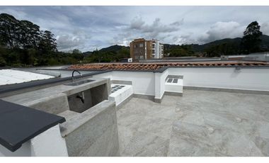 Hermosa casa más apartamento en condominio cerrado en la ceja LDC