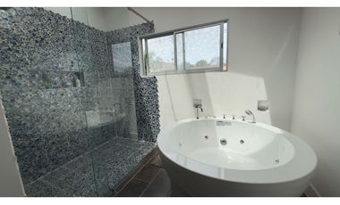 Hermosa casa más apartamento en condominio cerrado en la ceja LDC