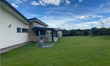 casa finca campestre la  Ceja, vía Rionegro unidad cerrada