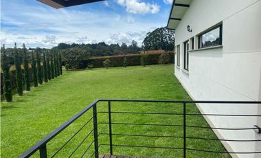 casa finca campestre la  Ceja, vía Rionegro unidad cerrada