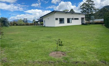 casa finca campestre la  Ceja, vía Rionegro unidad cerrada