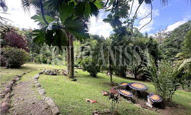 Se Vende Casa con Hermosas Vistas en Altos del Maria