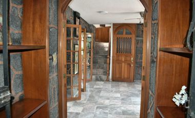 Casa ideal para negocio sobre calle con alto flujo comercial en Brisas Temixco Morelos