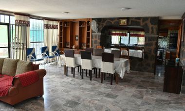 Casa ideal para negocio sobre calle con alto flujo comercial en Brisas Temixco Morelos