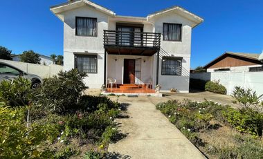 Casa solida en El Quisco