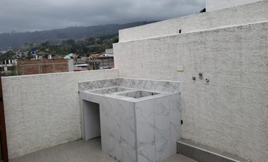 ¡TE VAS A ENAMORAR! Casa de 3 pisos en Martínez, Ambato- Espacio, Confort y plusvalía