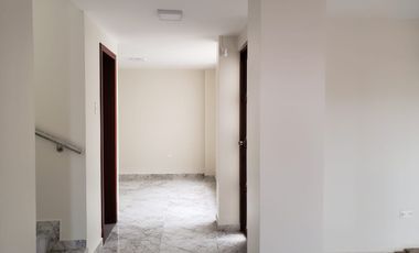 ¡TE VAS A ENAMORAR! Casa de 3 pisos en Martínez, Ambato- Espacio, Confort y plusvalía