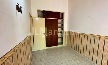 Duplex 4 ambientes con cochera y patio