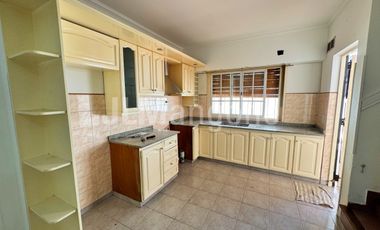 Duplex 4 ambientes con cochera y patio