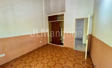 Duplex 4 ambientes con cochera y patio