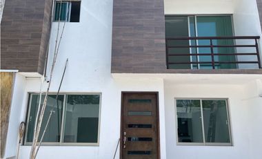 CASA SOLA SEMINUEVA EN VENTA A 5 MIN ZOCALO JIUTEPEC ALBERCA