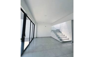 Casa Nueva y Moderna en Venta en Jiutepec vigilancia 24/7