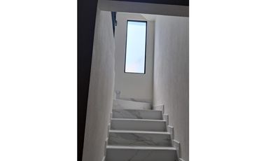 CASA SEMI NUEVA EN VENTA o RENTA EN SANTA FE  SEGURIDAD Y AMENIDADES