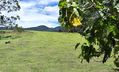 VENTA LOTE EN EL RETIRO COMPLETAMENTE APROVECHABLE