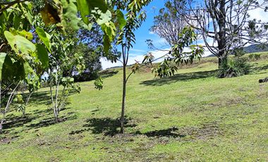 VENTA LOTE EN EL RETIRO COMPLETAMENTE APROVECHABLE