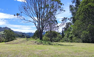 VENTA LOTE EN EL RETIRO COMPLETAMENTE APROVECHABLE