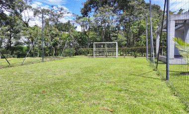 VENTA LOTE EN EL RETIRO COMPLETAMENTE APROVECHABLE