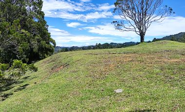 VENTA LOTE EN EL RETIRO COMPLETAMENTE APROVECHABLE