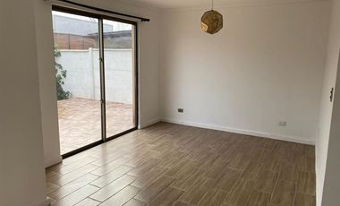 Casa en Arriendo en Haras de Machali