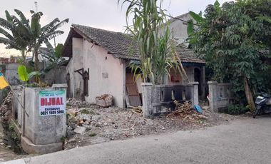 Rumah tua hitung tanah di Reni Jaya, Pondok Petir, Bojongsari, Depok