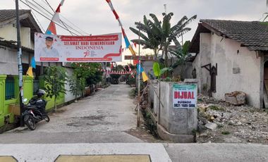Rumah tua hitung tanah di Reni Jaya, Pondok Petir, Bojongsari, Depok