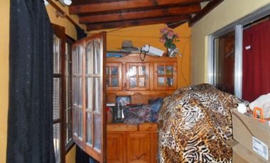 Casa  3 Amb. con depto. 2 Amb Calle 8 e 12 y Av. II