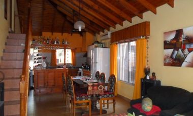 Casa  3 Amb. con depto. 2 Amb Calle 8 e 12 y Av. II