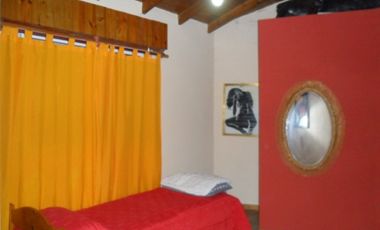 Casa  3 Amb. con depto. 2 Amb Calle 8 e 12 y Av. II