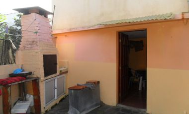 Casa  3 Amb. con depto. 2 Amb Calle 8 e 12 y Av. II