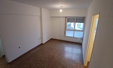 Dpto 1 dormitorio al frente- 9 y Diag 74-VENTA
