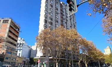 Dpto 1 dormitorio al frente- 9 y Diag 74-VENTA