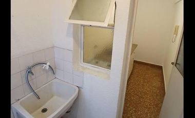 Dpto 1 dormitorio al frente- 9 y Diag 74-VENTA