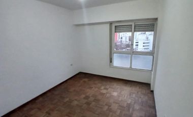 Dpto 1 dormitorio al frente- 9 y Diag 74-VENTA