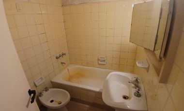 Dpto 1 dormitorio al frente- 9 y Diag 74-VENTA