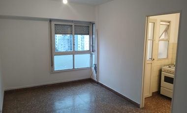 Dpto 1 dormitorio al frente- 9 y Diag 74-VENTA