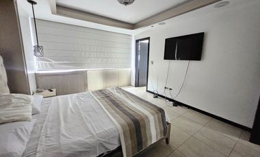 Se alquila penthouse amoblado en el piso 17 de Torre Bellini, en Puerto Santa Ana  AnaA