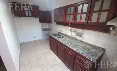 Alquiler de PH 3 ambientes con Patio en Gerli