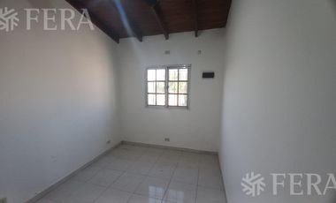 Alquiler de PH 3 ambientes con Patio en Gerli