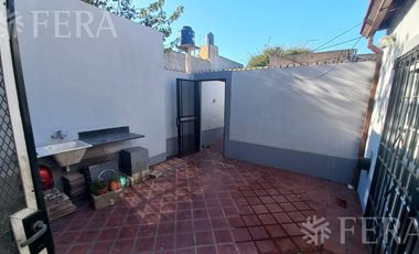 Alquiler de PH 3 ambientes con Patio en Gerli