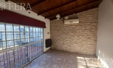 Alquiler de PH 3 ambientes con Patio en Gerli