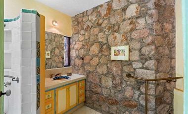 Casa en Venta en San Miguel de Allende – Con Departamento Independiente